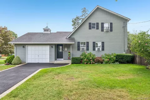 Exterior - 302 Maple Ave, Patchogue, NY 11772 photo 9 of 9