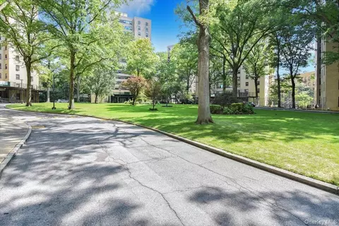 4 Fordham Hill Oval #16C, New York, NY 10468