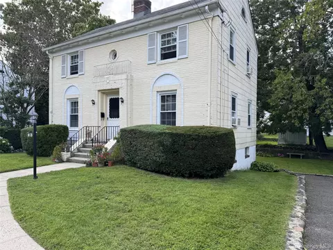 20 Elaine Ter, Yonkers, NY 10701
