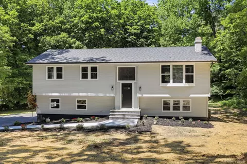 6 Vanessa Ln, Staatsburg, NY 12580