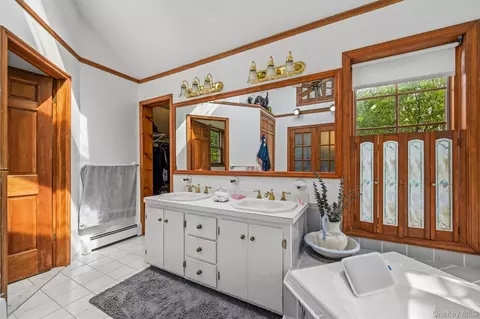 Bath - 87 Summit St, Monroe, NY 10950 photo 4 of 6