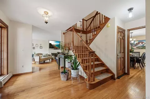 Entry Way - 87 Summit St, Monroe, NY 10950 photo 1 of 3