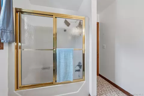 Bath - 87 Summit St, Monroe, NY 10950 photo 6 of 6