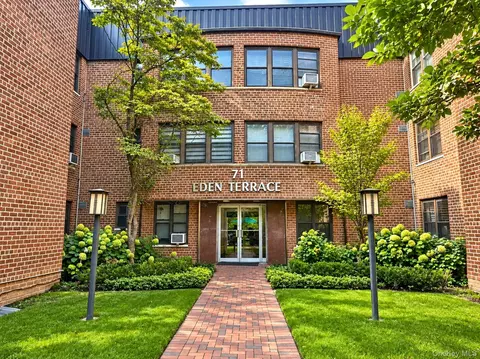 71 Grace Ave #1L, North Hempstead, NY 11021