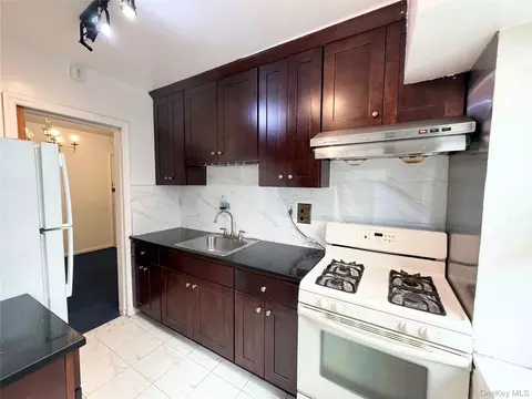 32-43 90th #306, East Elmhurst, NY 11369