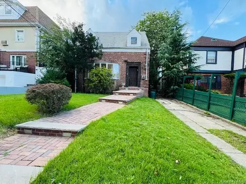 176-29 80th Dr, Jamaica, NY 11432