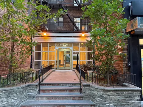 44-58 E 8th St #3N, New York, NY 10003