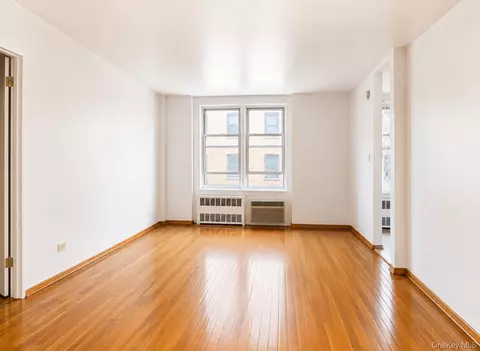 1332 Metropolitan Ave, New York, NY 10462