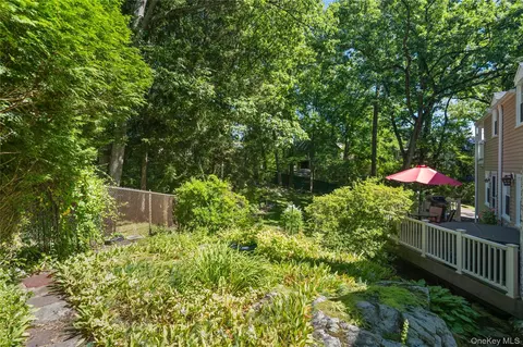 Exterior - 611 Decatur Ave, Peekskill, NY 10566 photo 7 of 12