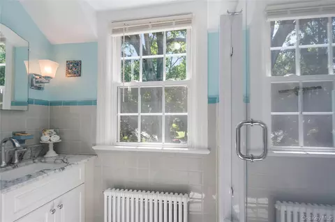 Bath - 611 Decatur Ave, Peekskill, NY 10566 photo 2 of 3