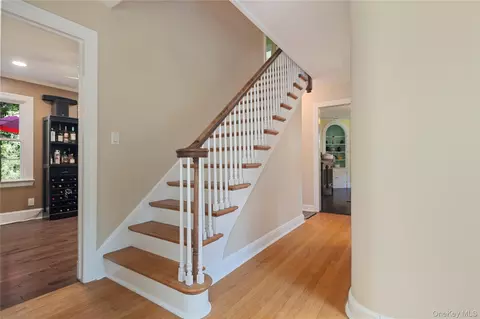 Entry Way - 611 Decatur Ave, Peekskill, NY 10566 photo 2 of 6