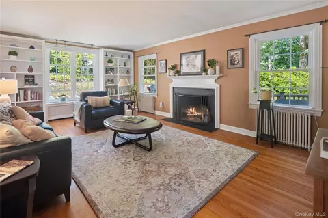 Living - 611 Decatur Ave, Peekskill, NY 10566 photo 2 of 4