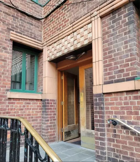 1503 Metropolitan Ave #7E, New York, NY 10462