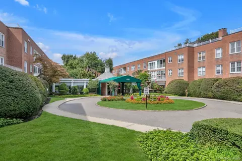1390 Broadway #119, Hewlett, NY 11557
