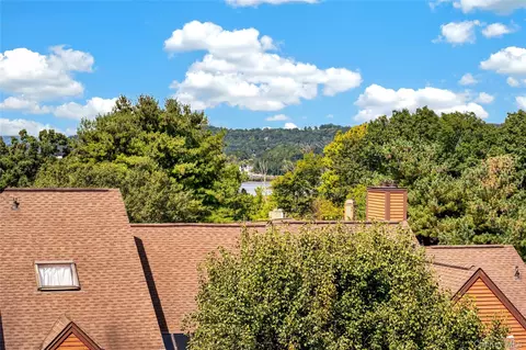 View/Area - 1203 Eagle Bay Dr, Ossining, NY 10562 photo 2 of 3