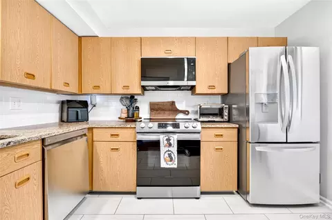 Kitchen - 1203 Eagle Bay Dr, Ossining, NY 10562 photo 1 of 4