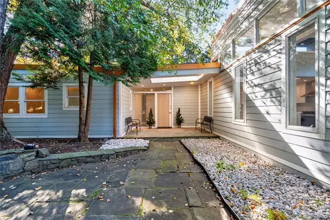 36 Crosshill Rd, Greenburgh, NY 10530