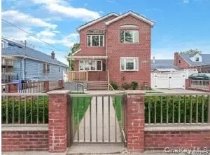 252-15 82nd Ave, New York, NY 11426