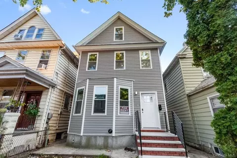 10418 89th Ave, New York, NY 11418