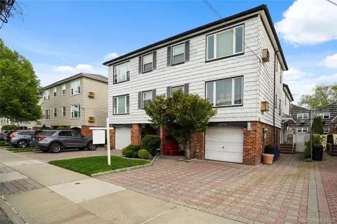 88-58 Aubrey Ave, New York, NY 11385