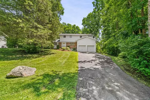 2 Peter A Beet Dr, Cortlandt, NY 10567