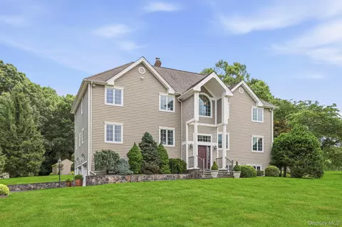 50 Wixon Pond Rd, Mahopac, NY 10541