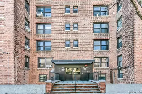 88-30 182 St #4D, New York, NY 11423