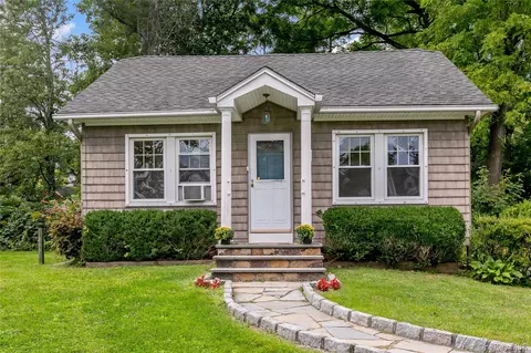 2070 Hamblyn St, Yorktown, NY 10598