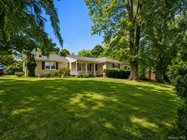 19 Stewart Pl, Ramapo, NY 10977