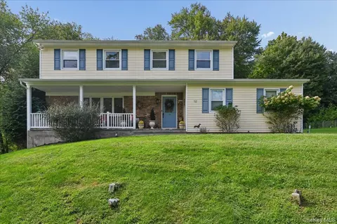 12 Berkshire Dr, Clarkstown, NY 10956