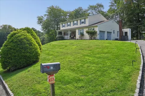 12 Berkshire Dr, Clarkstown, NY 10956