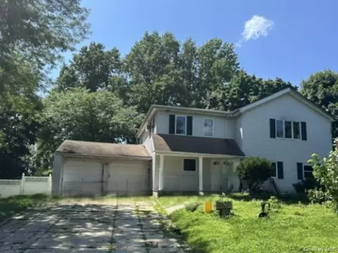 518 Jayne Blvd, Port Jefferson Station, NY 11776