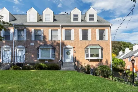 14 Corners Rd, Clarkstown, NY 10920