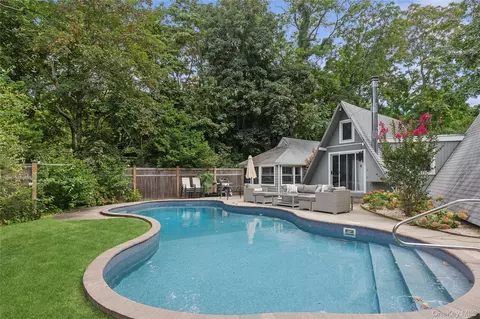 10 Oak Ln, Sag Harbor, NY 11963
