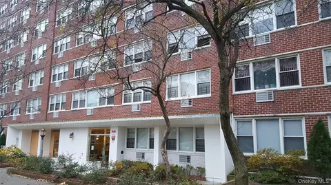 172-70 Highland Ave #3M, Jamaica, NY 11432