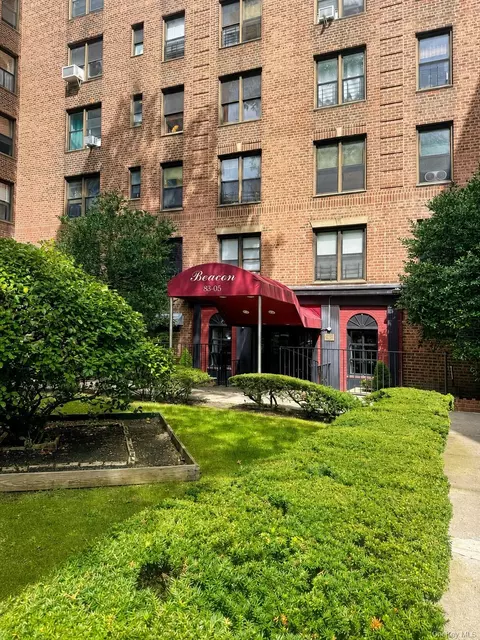 83-05 98 St #5B, Woodhaven, NY 11421