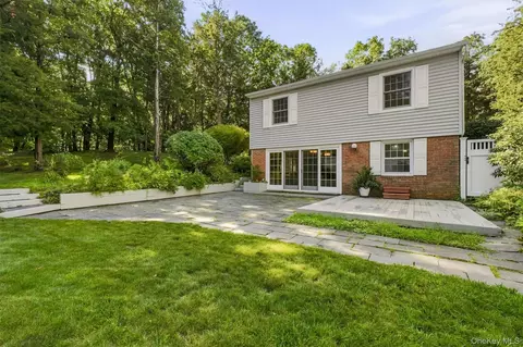 Exterior - 10 Oak Bend Rd, Poughkeepsie, NY 12603 photo 9 of 12