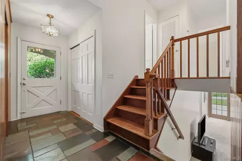 Entry Way - 10 Oak Bend Rd, Poughkeepsie, NY 12603 photo 1 of 1