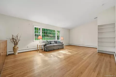 Living - 10 Oak Bend Rd, Poughkeepsie, NY 12603 photo 1 of 6