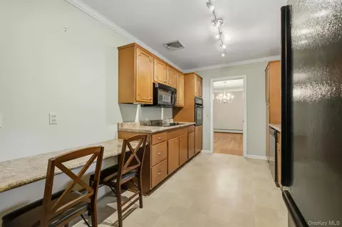 Kitchen - 10 Oak Bend Rd, Poughkeepsie, NY 12603 photo 3 of 3