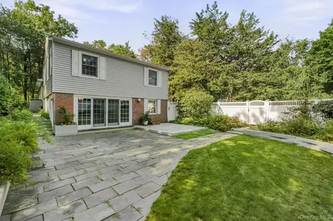 Exterior - 10 Oak Bend Rd, Poughkeepsie, NY 12603 photo 10 of 12