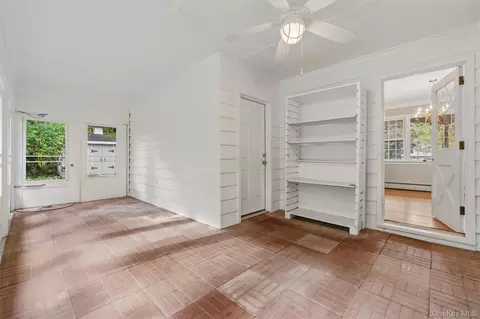 Exterior - 10 Oak Bend Rd, Poughkeepsie, NY 12603 photo 4 of 12