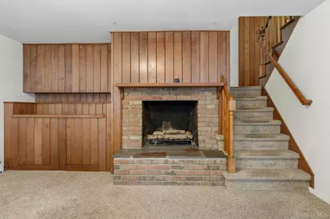 Living - 10 Oak Bend Rd, Poughkeepsie, NY 12603 photo 5 of 6