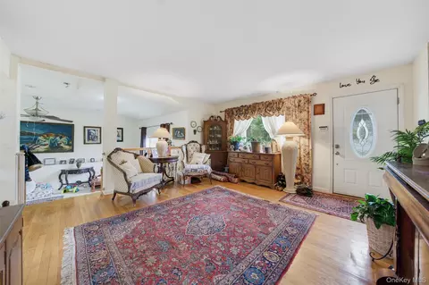 Entry Way - 43 James Rd, Monroe, NY 10950 photo 1 of 5