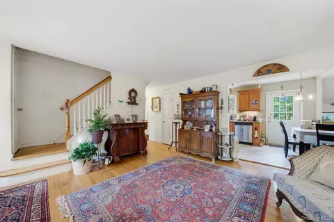 Entry Way - 43 James Rd, Monroe, NY 10950 photo 2 of 5