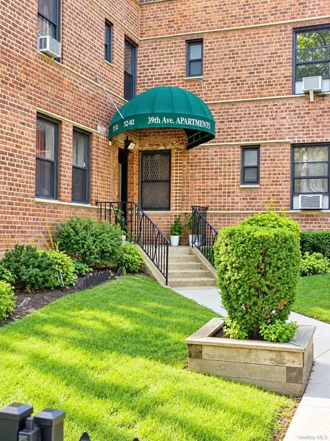 52-02 39th Ave #1A, Woodside, NY 11377