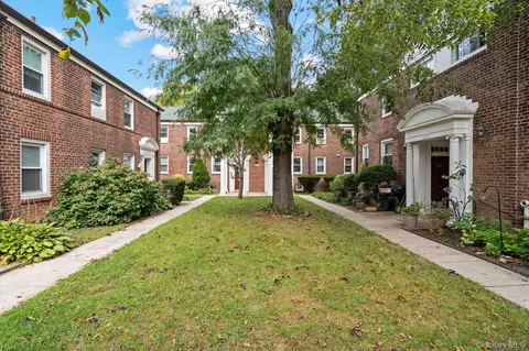 14749 Charter Rd #21B, Jamaica, NY 11435