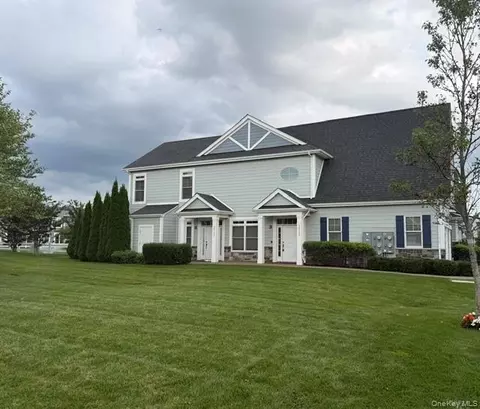 Exterior - 38204 Winterberry Dr, Plainview, NY 11803 photo 1 of 2