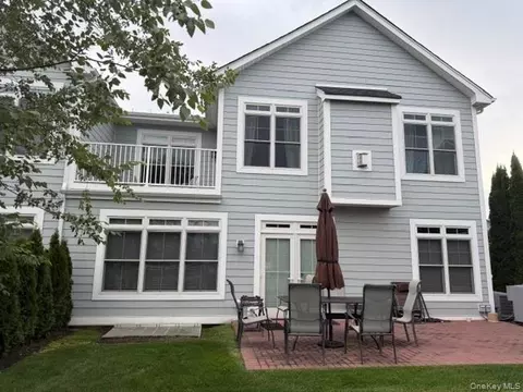 Other - 38204 Winterberry Dr, Plainview, NY 11803 photo 2 of 13