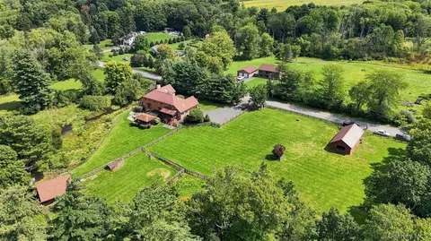 289 Pine Grove Rd, Middletown, NY 10940